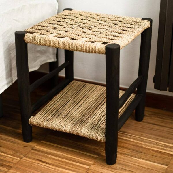 Table de Nuit Artisanale en Bois Brut et Palmier – Image 4